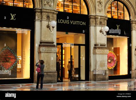 Louis Vuitton milano italy